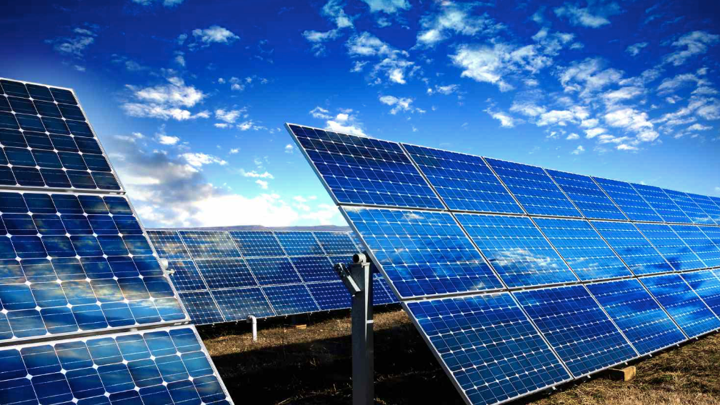 Shining Bright: Opportunities and Hurdles for Solar Power in 2025